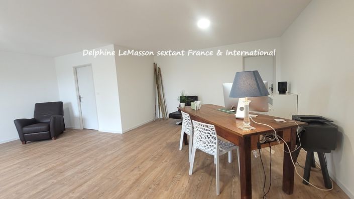 Image No.8-8 Bed Property for sale