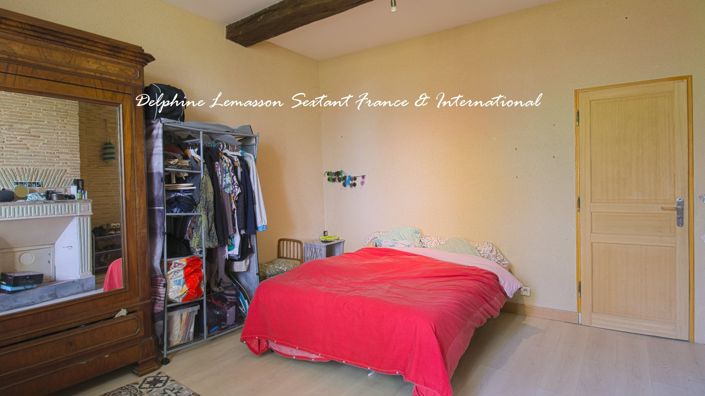 Image No.11-8 Bed Property for sale