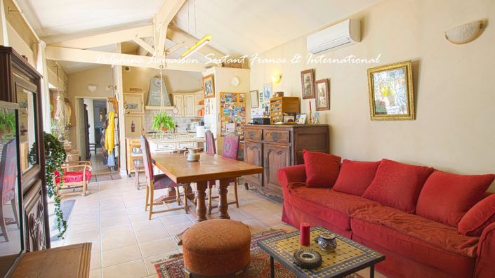 Image No.17-8 Bed Property for sale