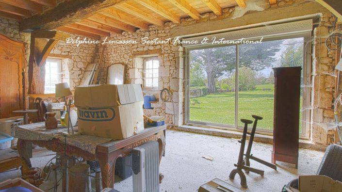 Image No.22-8 Bed Property for sale