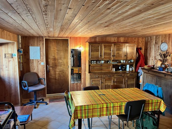 Image No.2-2 Bed Property for sale