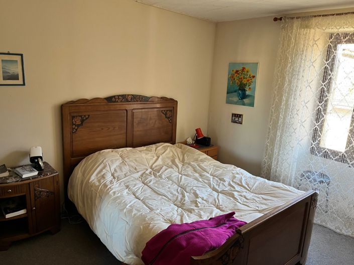 Image No.4-2 Bed Property for sale