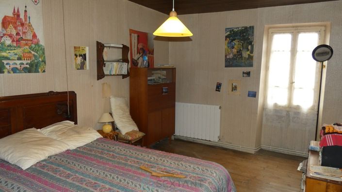 Image No.10-6 Bed Property for sale