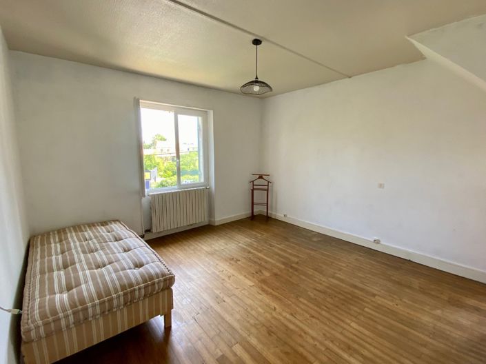 Image No.12-4 Bed Property for sale