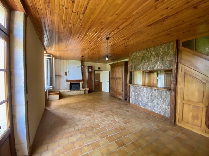 Image No.4-4 Bed Property for sale