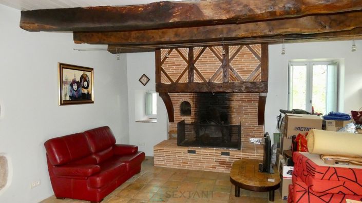 Image No.10-6 Bed Property for sale