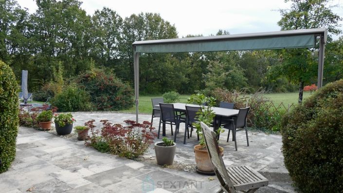 Image No.15-6 Bed Property for sale