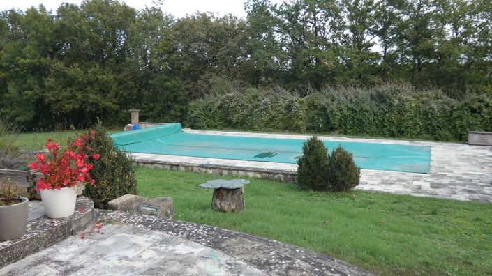 Image No.17-6 Bed Property for sale