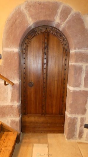 Image No.27-6 Bed Property for sale