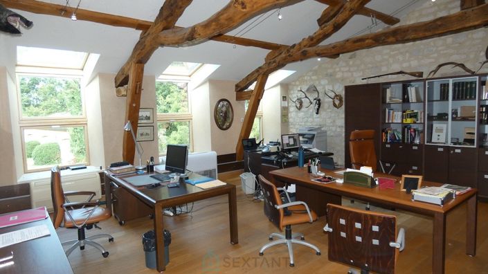 Image No.4-6 Bed Property for sale