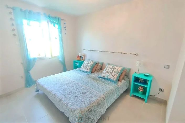 Image No.7-2 Bed House for sale