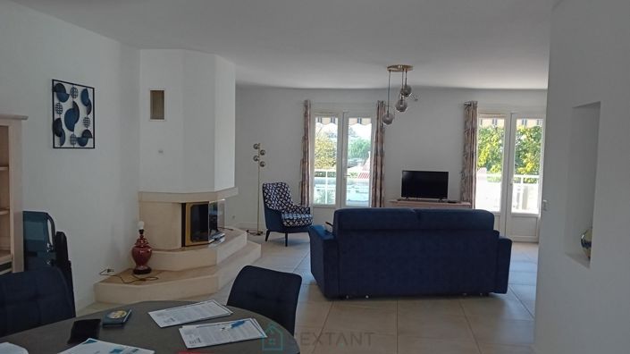 Image No.1-3 Bed Property for sale
