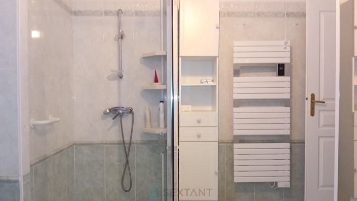 Image No.10-3 Bed Property for sale