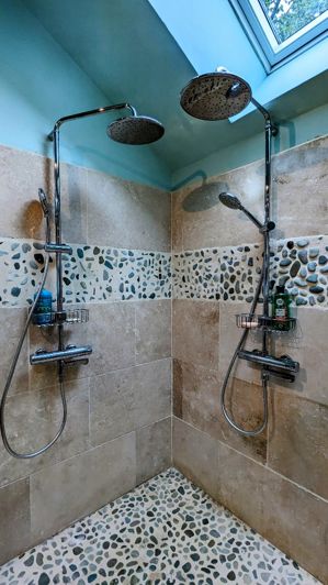 Image No.12-6 Bed Property for sale