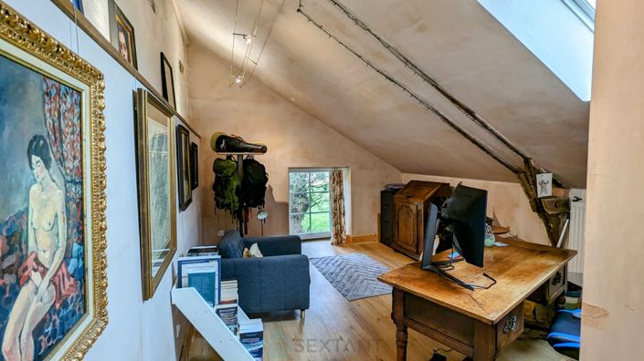 Image No.25-6 Bed Property for sale