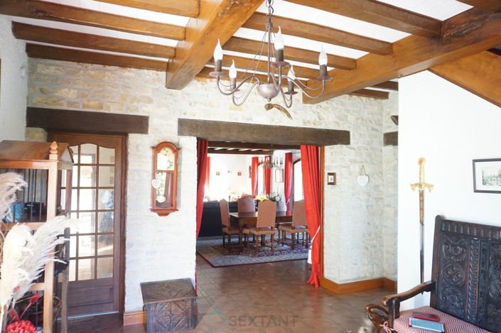 Image No.11-5 Bed Property for sale