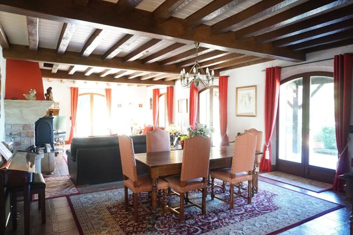 Image No.24-5 Bed Property for sale