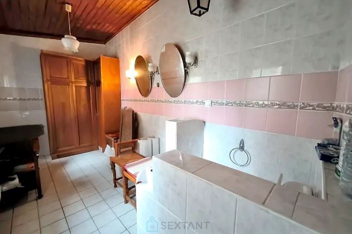 Image No.10-2 Bed House for sale