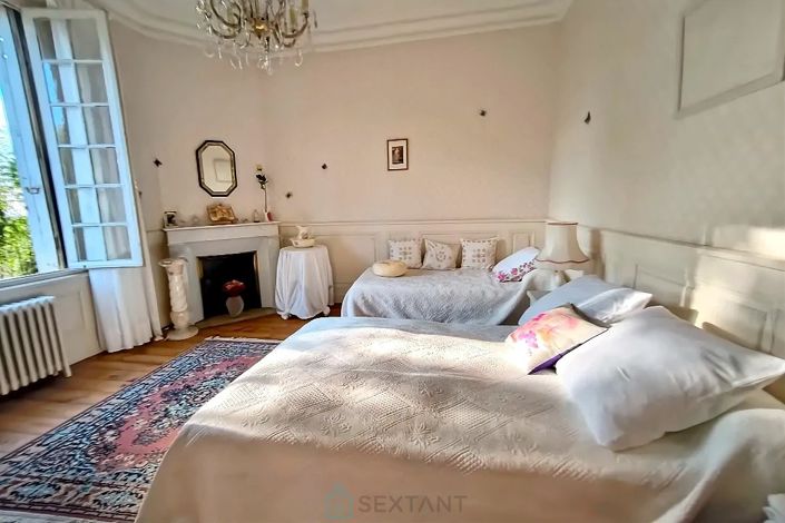 Image No.2-6 Bed House for sale