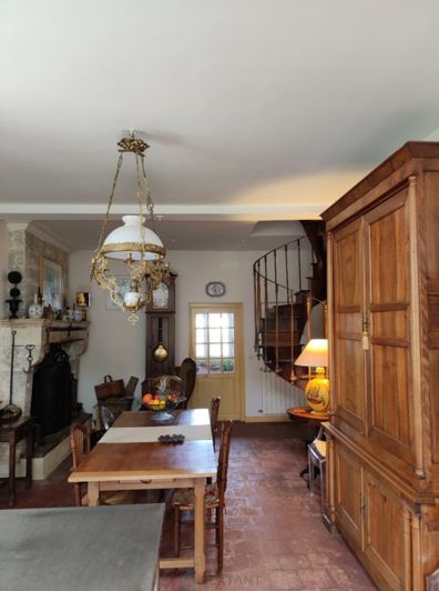 Image No.7-7 Bed House for sale