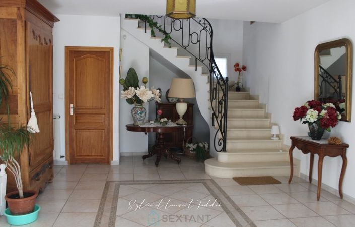 Image No.3-3 Bed Property for sale