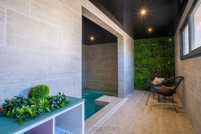 Image No.24-6 Bed Property for sale