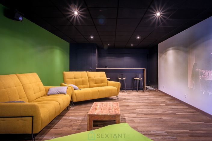 Image No.25-6 Bed Property for sale