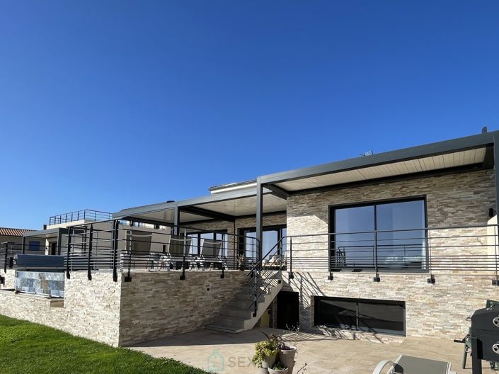 Image No.6-6 Bed Property for sale