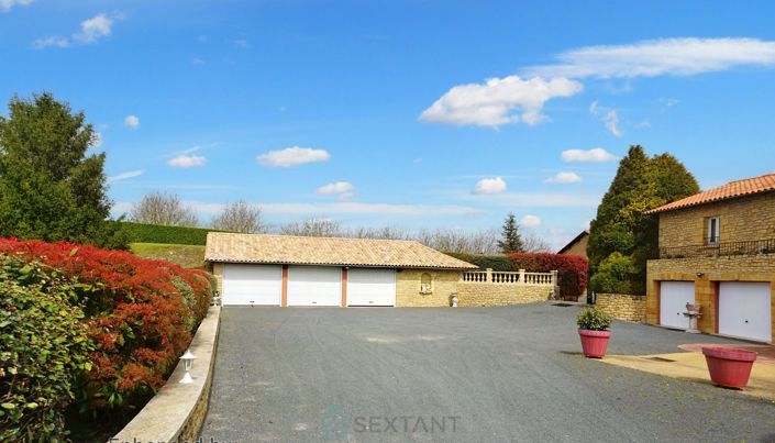 Image No.9-6 Bed Property for sale