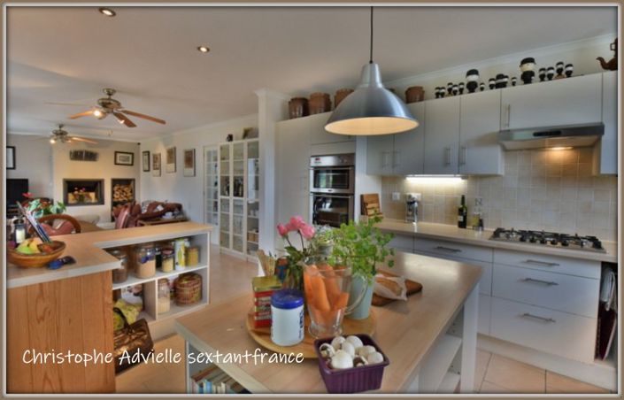 Image No.2-4 Bed Property for sale