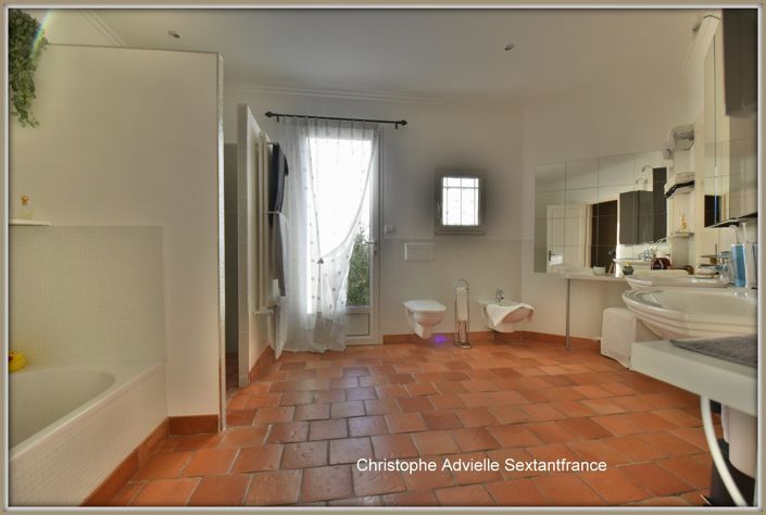 Image No.5-4 Bed House for sale