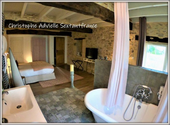 Image No.22-11 Bed Property for sale