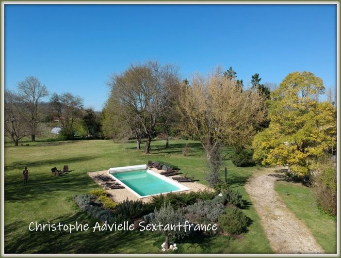 Image No.26-11 Bed Property for sale