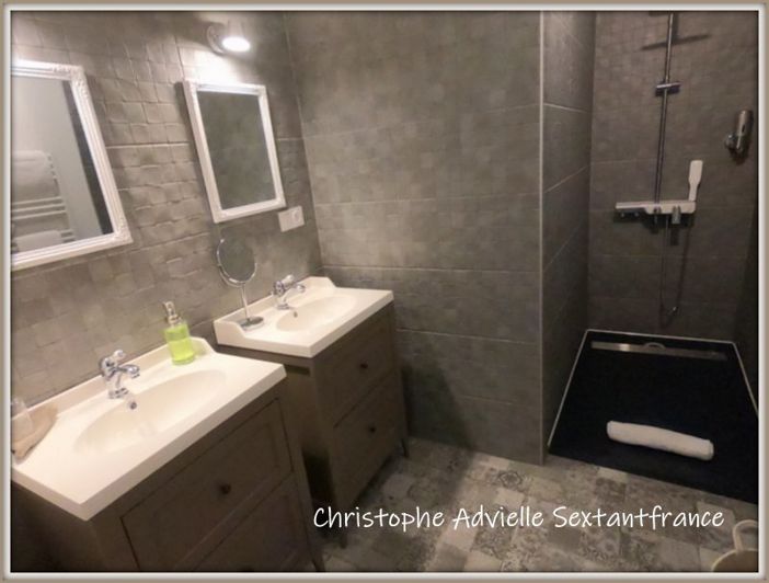 Image No.27-11 Bed Property for sale