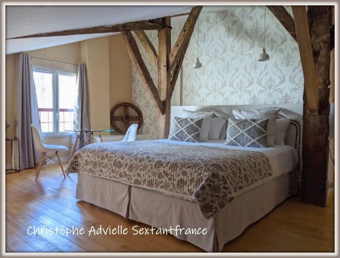 Image No.28-11 Bed Property for sale