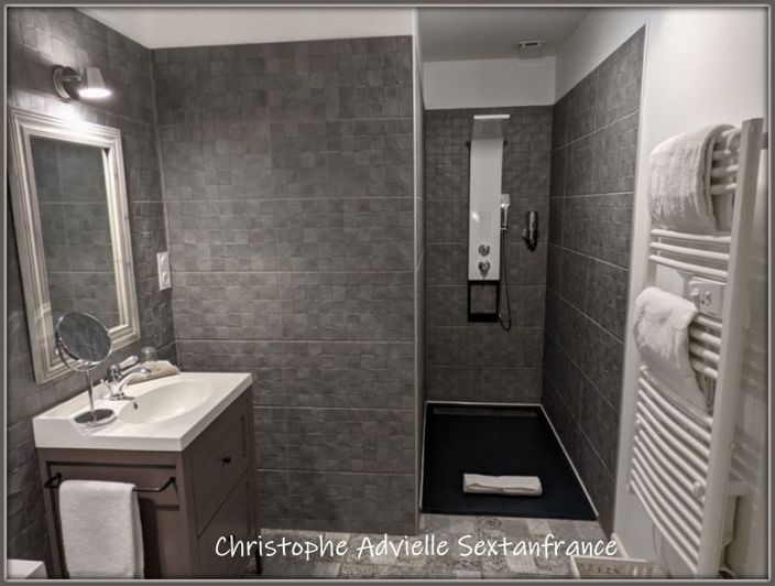 Image No.6-11 Bed Property for sale