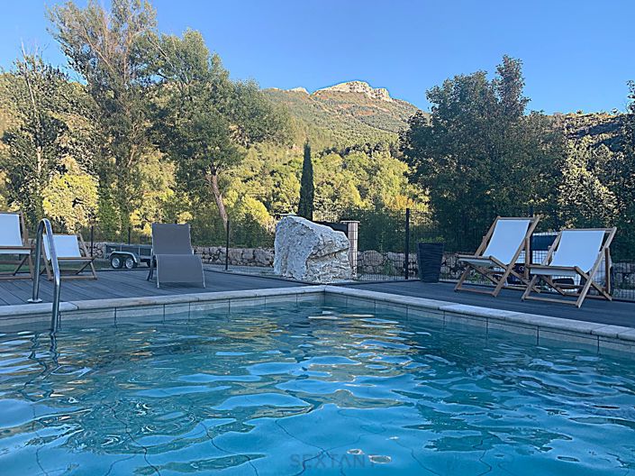 Image No.3-5 Bed Property for sale