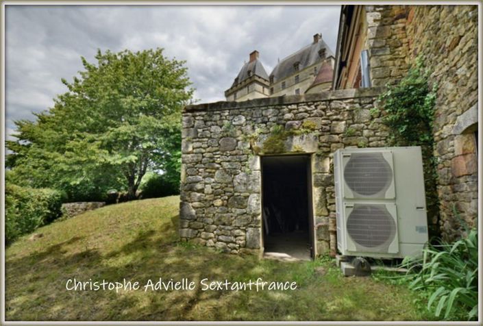 Image No.19-4 Bed Property for sale