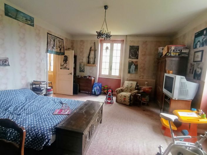 Image No.9-5 Bed Property for sale