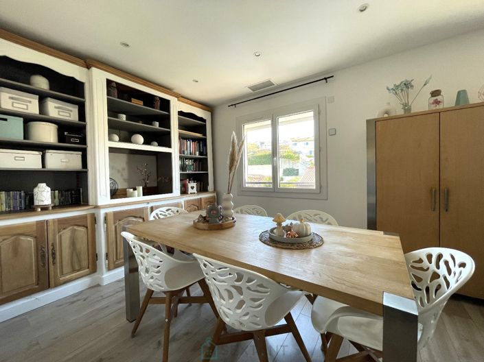 Image No.7-4 Bed Property for sale