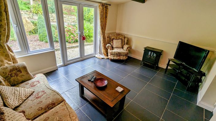 Image No.19-3 Bed Property for sale