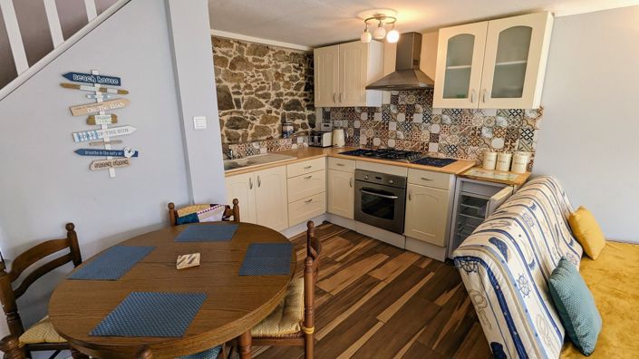 Image No.23-3 Bed Property for sale