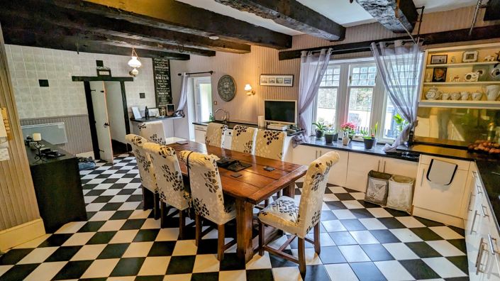 Image No.6-3 Bed Property for sale