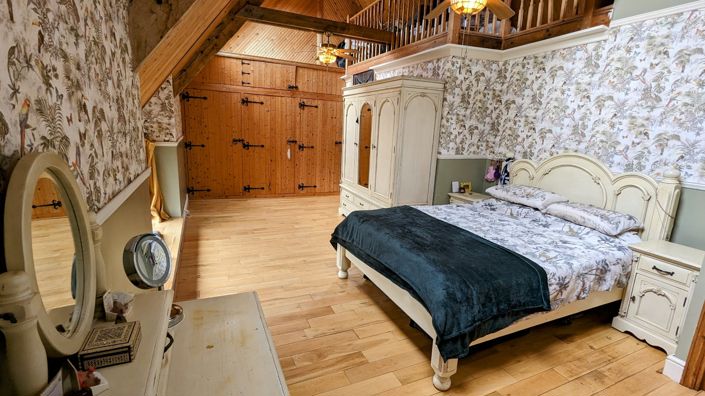 Image No.9-3 Bed Property for sale