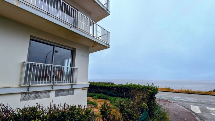 Image No.18-3 Bed Property for sale