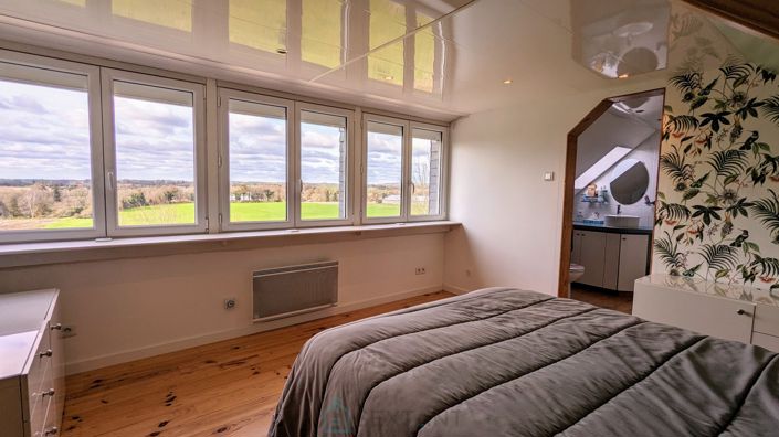 Image No.11-5 Bed Property for sale