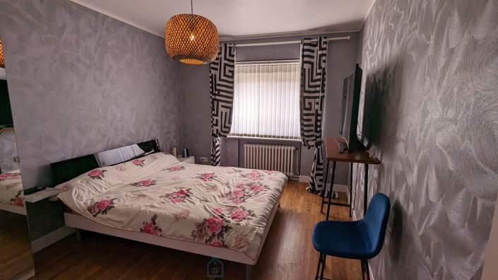 Image No.15-5 Bed Property for sale