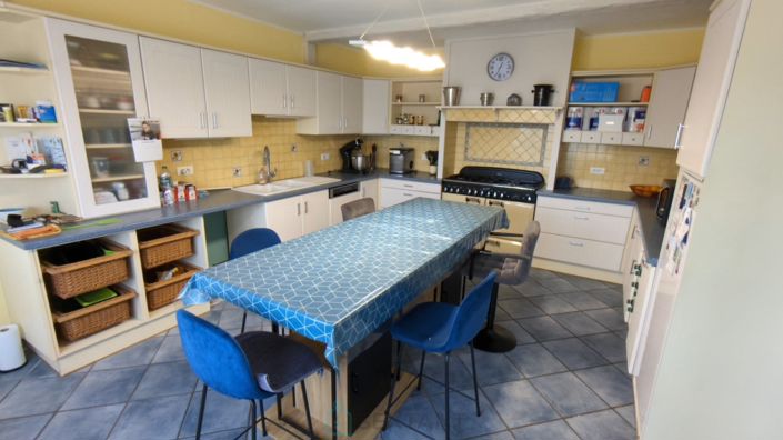 Image No.8-5 Bed Property for sale