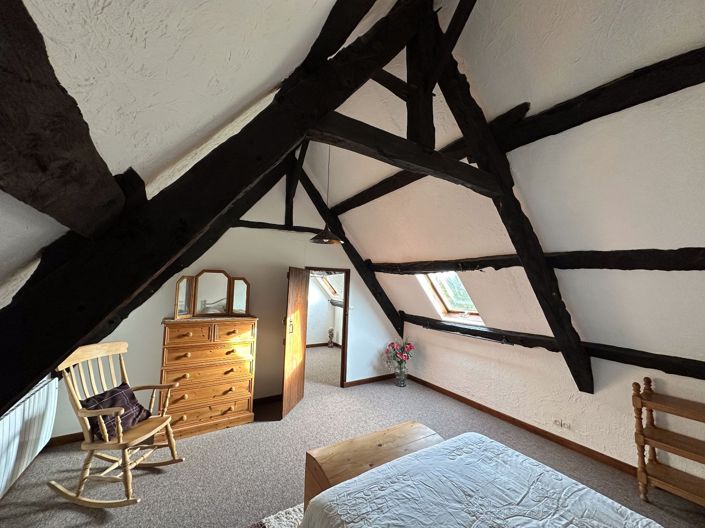 Image No.18-8 Bed Property for sale