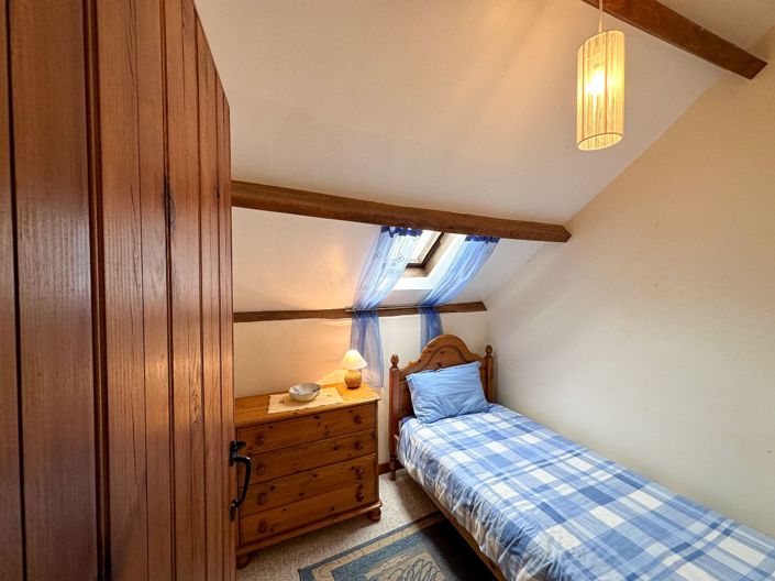 Image No.25-8 Bed Property for sale